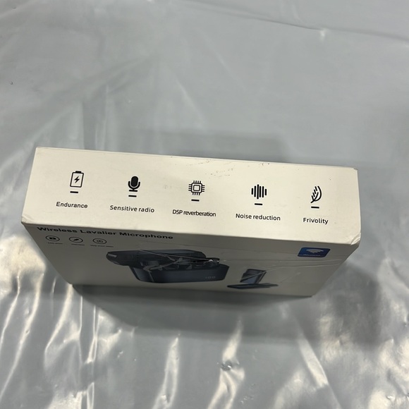 NIB - Wireless Lavalier Mini Microphone for iPhone with Charging Case (Black) - Picture 7 of 8